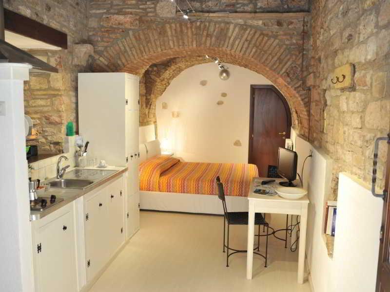 Vico Del Poeta Bed & Breakfast